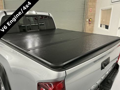 Used 2022 Toyota Tacoma SR5 image 15