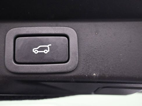 Used 2016 Land Rover Range Rover Sport HSE image 29