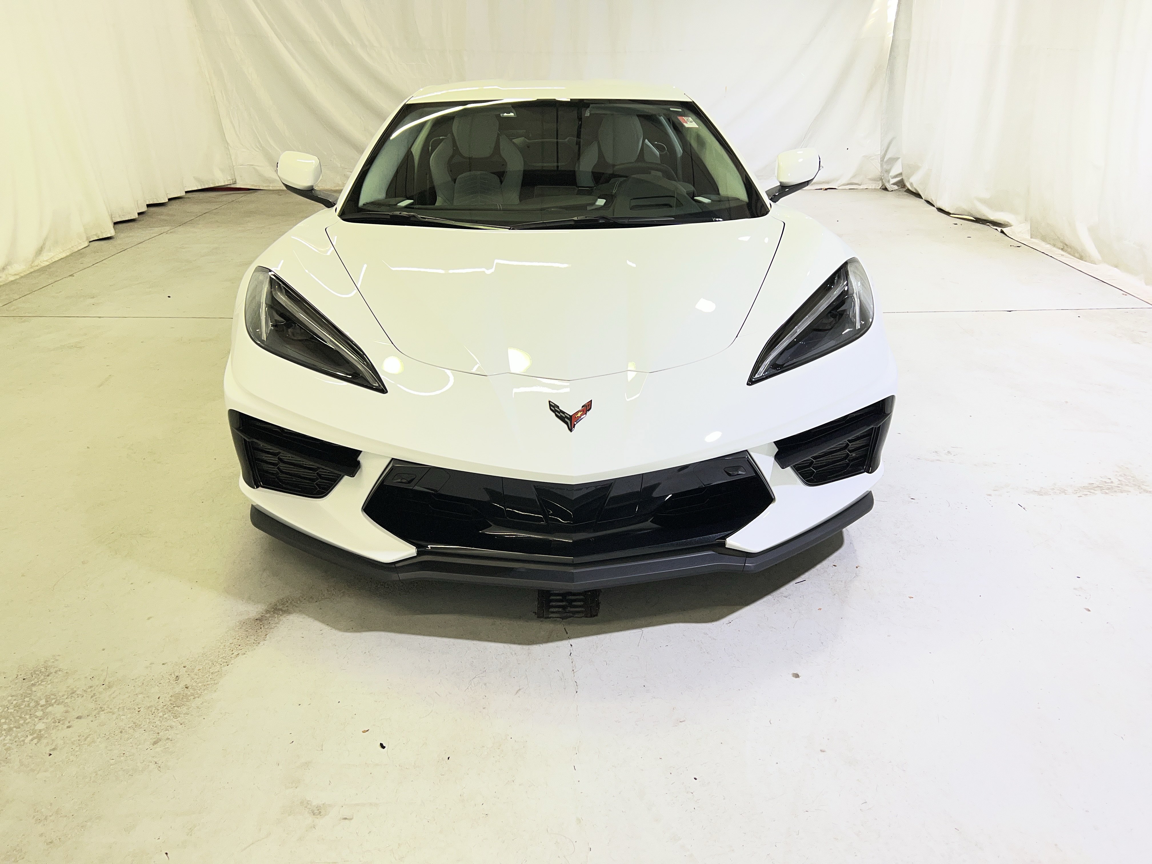 Used 2022 Chevrolet Corvette Stingray Premium Cpe w/ Z51 Performance Package RWD image 3