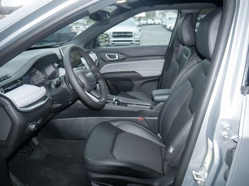 Used 2024 Jeep Compass Latitude w/ Sun and Sound Group image 2