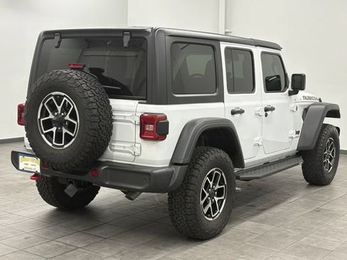 Used 2024 Jeep Wrangler Unlimited Rubicon w/ Technology Group AWD/4WD image 2