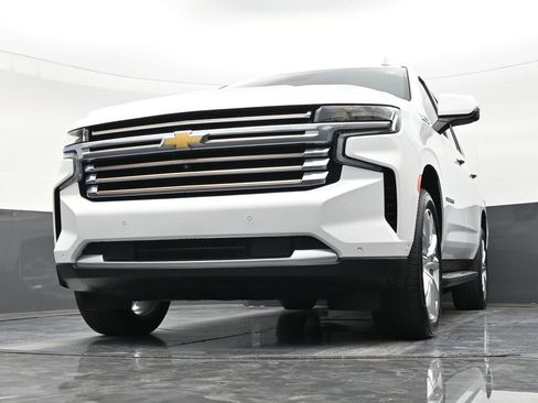 Used 2024 Chevrolet Suburban High Country w/ Advanced Technology Package RWD image 27