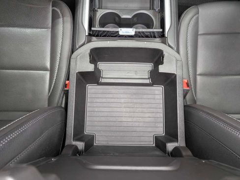 Used 2024 GMC Yukon Denali w/ Advanced Technology Package image 22