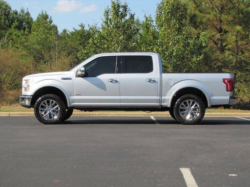 Used 2017 Ford F150 Lariat RWD image 5