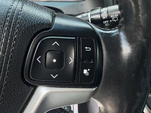 Used 2017 Toyota Sienna Limited Premium FWD image 23