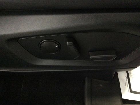 Used 2023 Ford Explorer XLT w/ Equipment Group 202A image 38