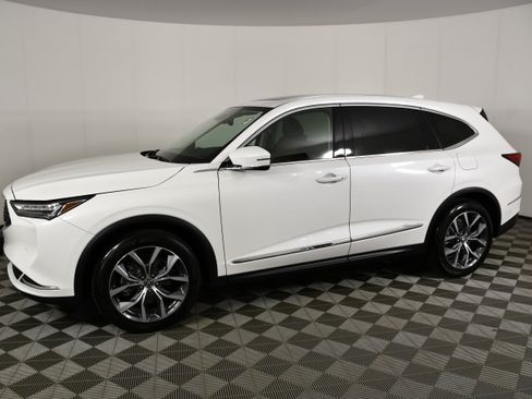 Certified 2024 Acura MDX w/ Technology Package AWD/4WD image 9