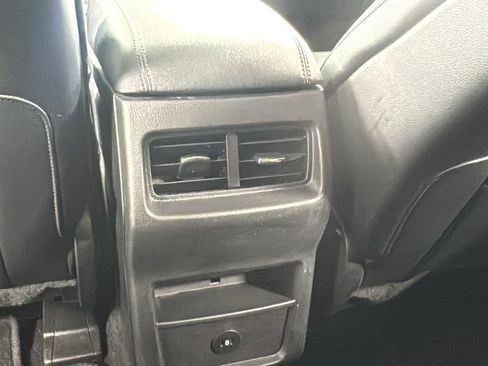 Used 2023 Ford Edge SEL image 37