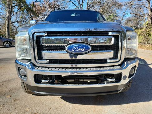 Used 2011 Ford F250 Lariat w/ Lariat Interior Pkg image 2