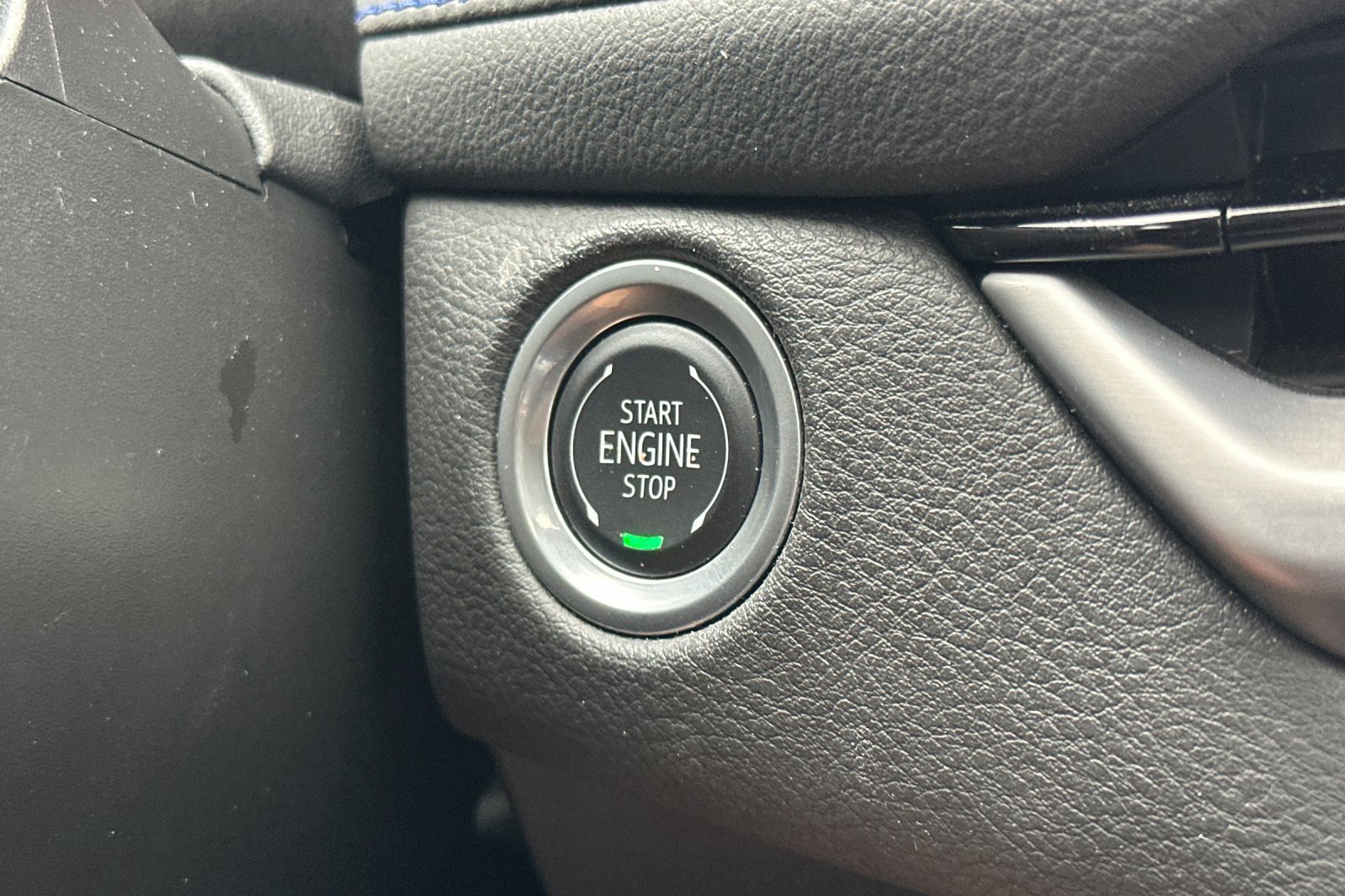 Used 2024 Cadillac XT4 Sport AWD/4WD image 34
