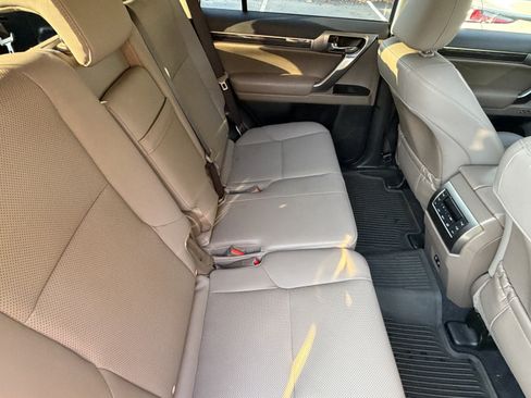 Certified 2023 Lexus GX 460 Premium w/ Premium Package AWD/4WD image 40