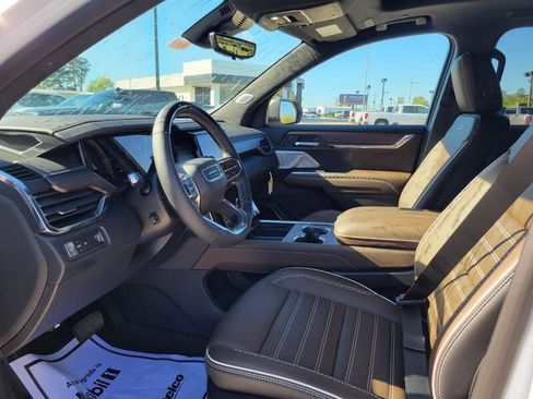 New 2026 GMC Acadia Denali Ultimate w/ LPO, Floor Liner Package FWD image 23