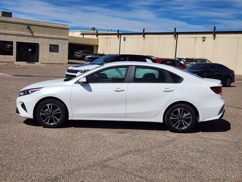 Used 2024 Kia Forte LXS FWD image 2