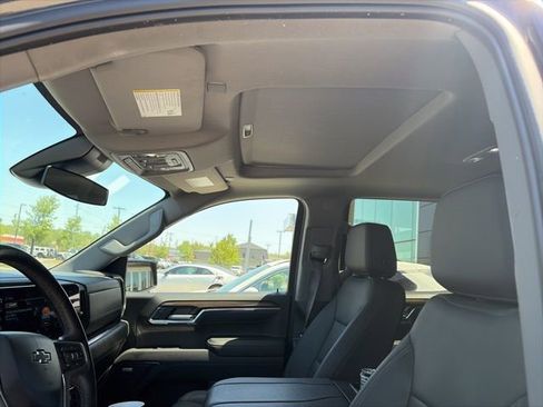 Used 2024 Chevrolet Silverado 1500 LT Trail Boss w/ Convenience Package II AWD/4WD image 6