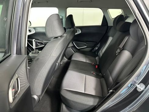 Used 2023 Kia Soul LX w/ LX Technology Package image 25