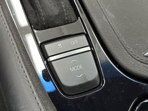 Used 2018 Cadillac CTS V w/ Carbon Fiber Package RWD image 29