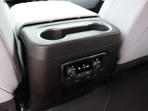 New 2025 Chevrolet Suburban Premier image 48