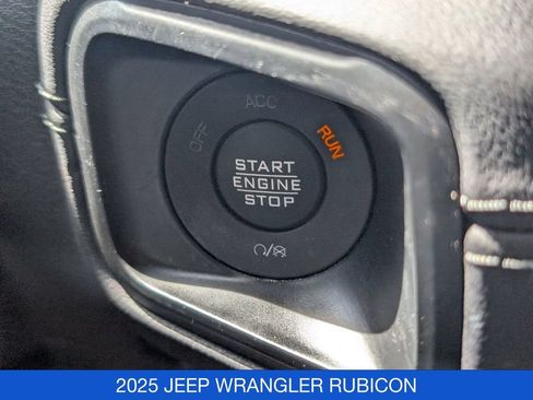 Used 2025 Jeep Wrangler Unlimited Rubicon AWD/4WD image 27
