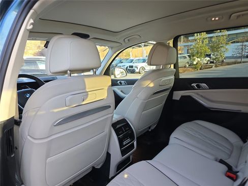Used 2023 BMW X7 xDrive40i image 13