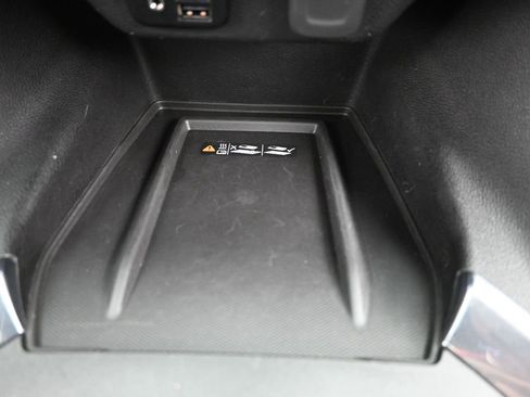 Used 2023 Chevrolet Traverse Premier image 23