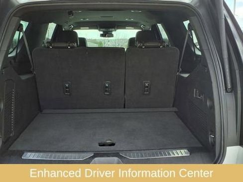 Used 2023 Chevrolet Suburban Premier image 12