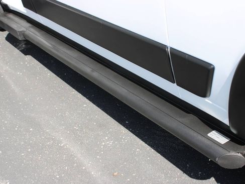 Used 2025 RAM ProMaster 2500 w/ U-Haul Equipment Group FWD image 9