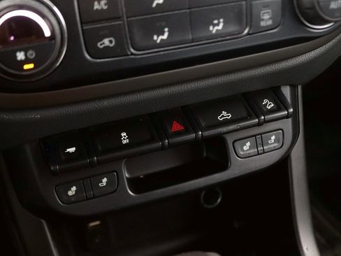 Used 2018 Chevrolet Colorado Z71 image 21