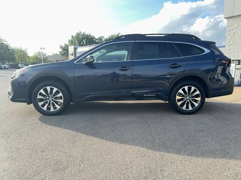 Used 2023 Subaru Outback Limited w/ Tech Package 3 image 4