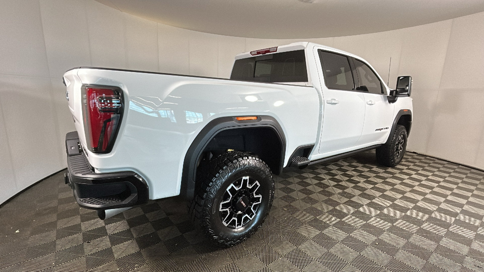 Used 2026 GMC Sierra 2500 AT4X AWD/4WD image 3