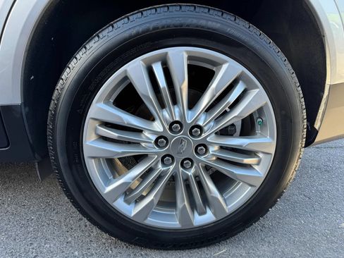 Used 2019 Cadillac XT5 Premium Luxury FWD image 9