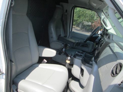 Used 2012 Ford E-150 and Econoline 150 image 8