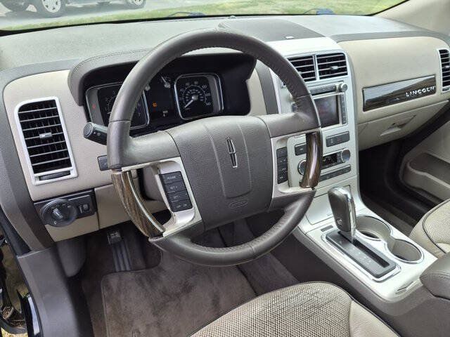 Used 2009 Lincoln MKX 2WD image 16