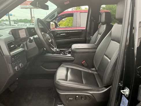 Used 2025 Chevrolet Tahoe Z71 AWD/4WD image 5