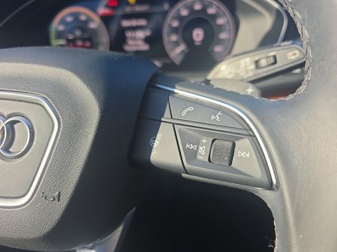 Used 2023 Audi Q5 e Premium Plus w/ Premium Plus Package image 33