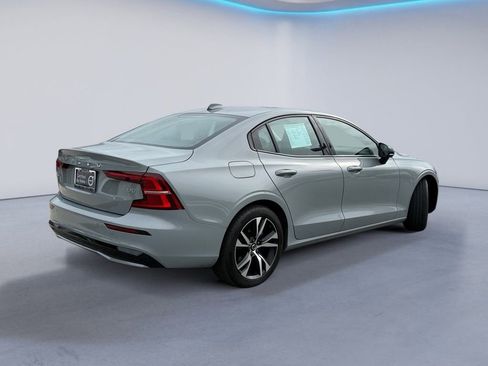 Used 2024 Volvo S60 B5 Core image 4