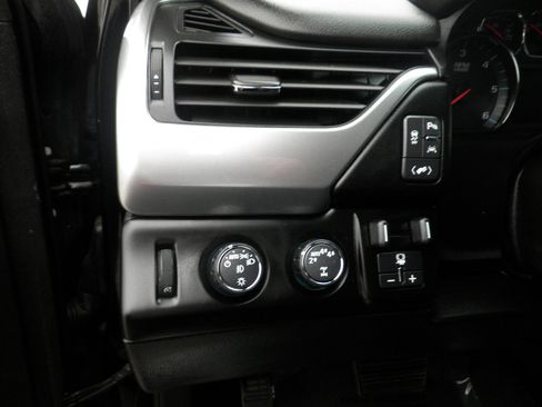Used 2018 Chevrolet Tahoe Premier image 16