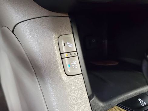 Used 2019 GMC Acadia Denali FWD image 31
