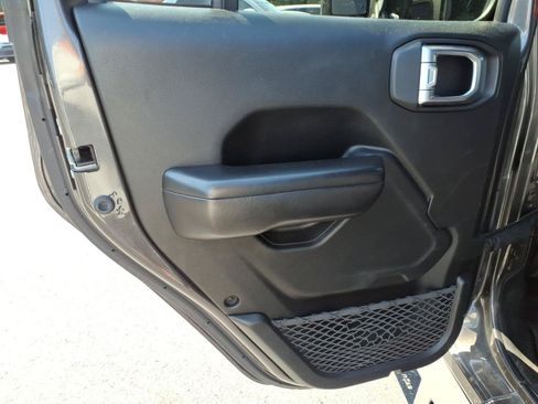 Used 2019 Jeep Wrangler Unlimited Sport AWD/4WD image 14
