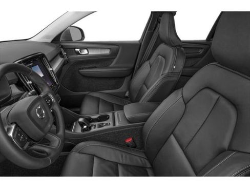 Used 2023 Volvo XC40 B5 Ultimate w/ Protection Package Premier AWD/4WD image 9