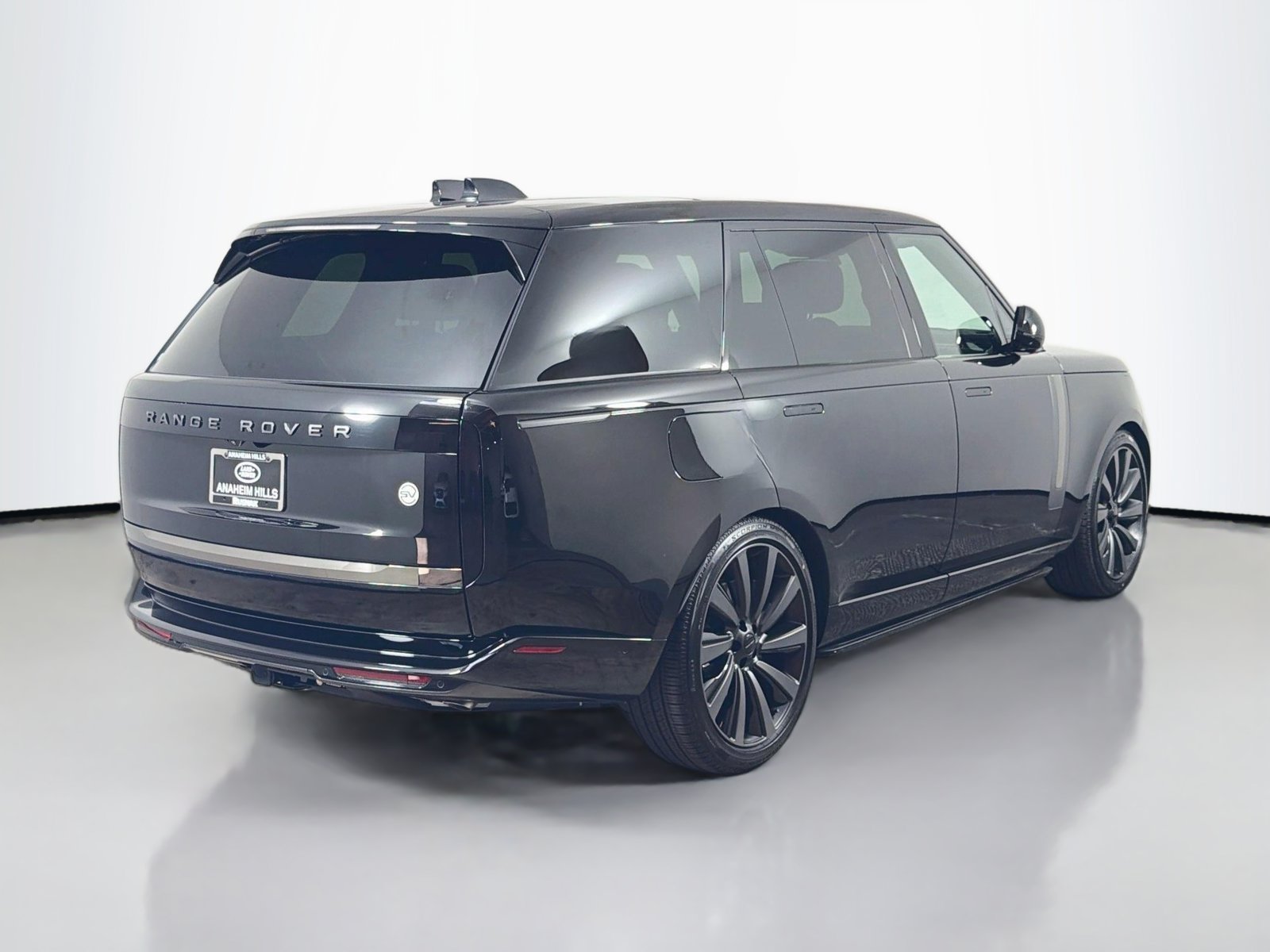 New 2026 Land Rover Range Rover SV AWD/4WD image 5