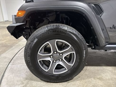 Used 2021 Jeep Gladiator Sport AWD/4WD image 27
