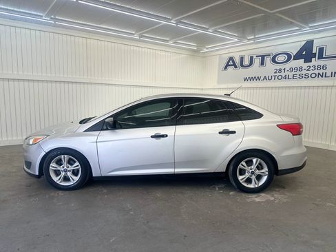 Used 2016 Ford Focus S image 8