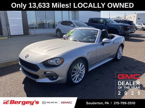 Used 2018 FIAT 124 Spider Lusso w/ Convenience Group RWD image 1