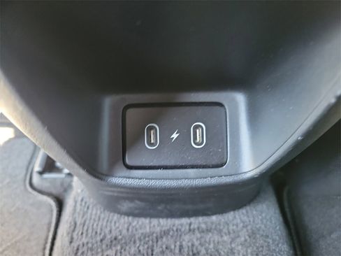 Certified 2025 Hyundai Elantra SEL FWD image 11