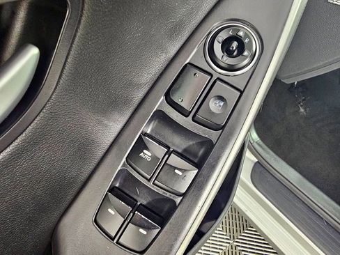 Used 2013 Hyundai Elantra GT w/ Style Pkg image 12