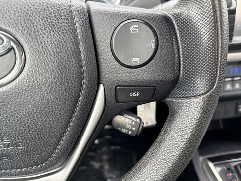 Used 2015 Toyota Corolla LE FWD image 17