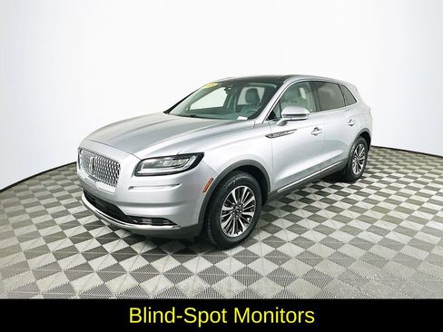 Used 2022 Lincoln Nautilus Reserve image 5