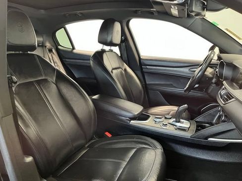 Used 2022 Alfa Romeo Stelvio Ti AWD/4WD image 10