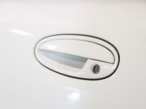 Used 2004 Chevrolet Corvette w/ Preferred Equipment Group image 62