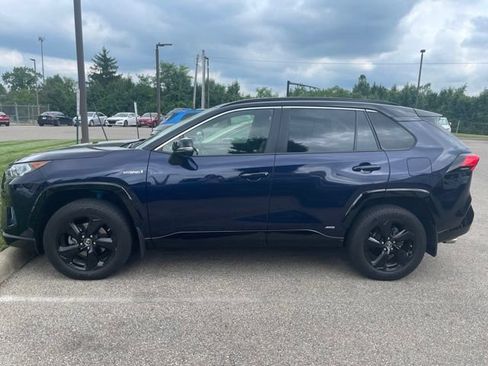 Used 2019 Toyota RAV4 XSE w/ XSE Weather Package AWD/4WD image 3